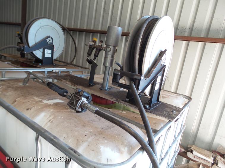 image for item EN9586 Shop oil service and containment system