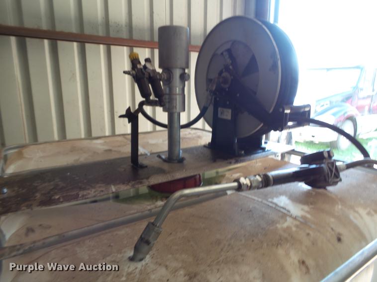 image for item EN9586 Shop oil service and containment system