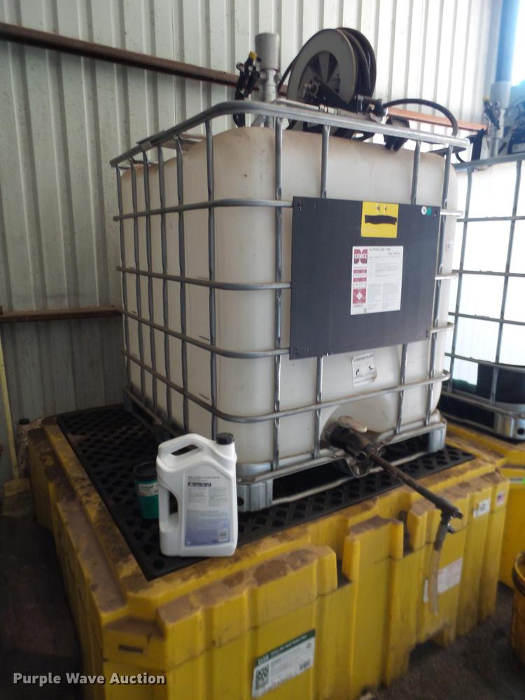 image for item EN9587 Shop oil service and containment system