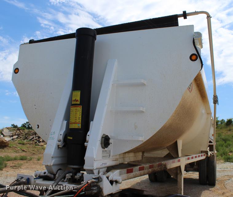 image for item BE9342 2017 Manac end dump trailer