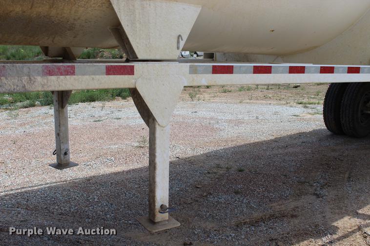 image for item BE9342 2017 Manac end dump trailer