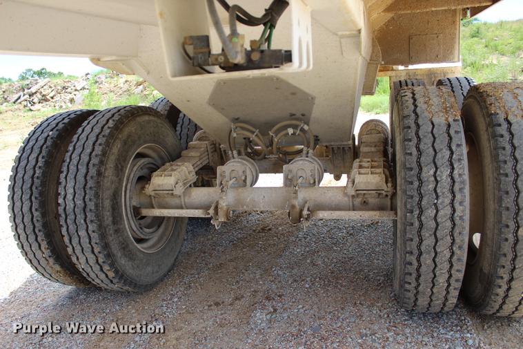 image for item BE9342 2017 Manac end dump trailer