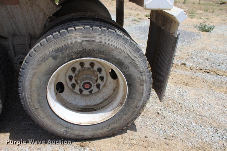 image for item BE9342 2017 Manac end dump trailer