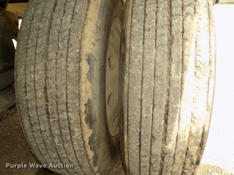 image for item DB8691 2004 Timpte Super Hopper double hopper bottom grain trailer