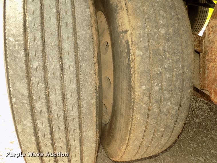 image for item DB8691 2004 Timpte Super Hopper double hopper bottom grain trailer