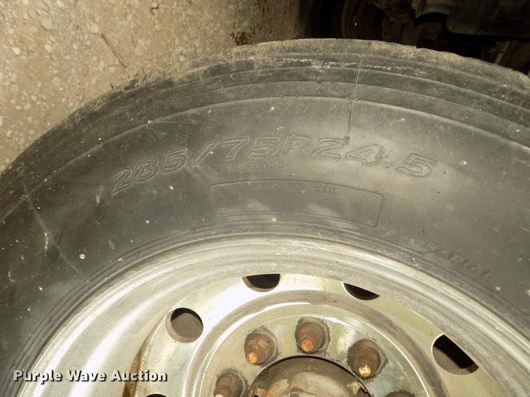 image for item DB8691 2004 Timpte Super Hopper double hopper bottom grain trailer