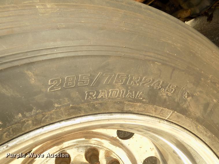 image for item DB8691 2004 Timpte Super Hopper double hopper bottom grain trailer