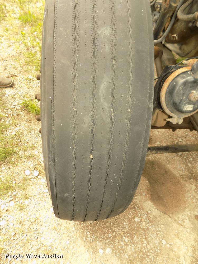 image for item DB8692 2004 Peterbilt 379 semi truck