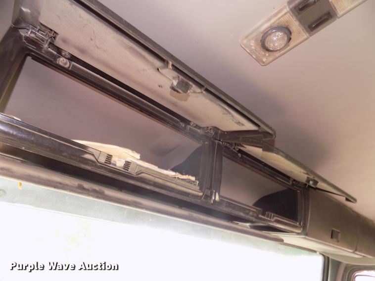 image for item DB8694 2001 Volvo VNL semi truck