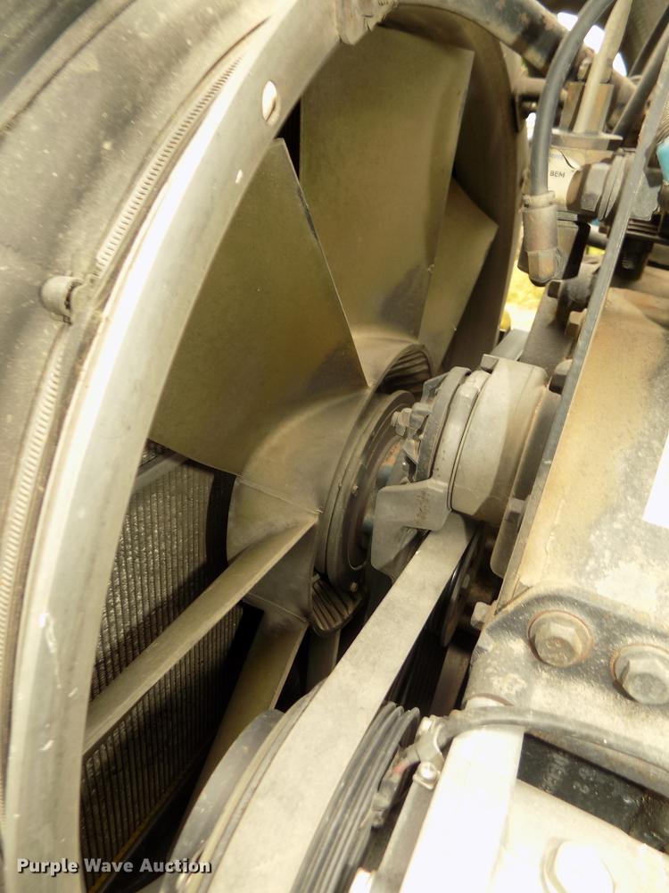 image for item DB8694 2001 Volvo VNL semi truck