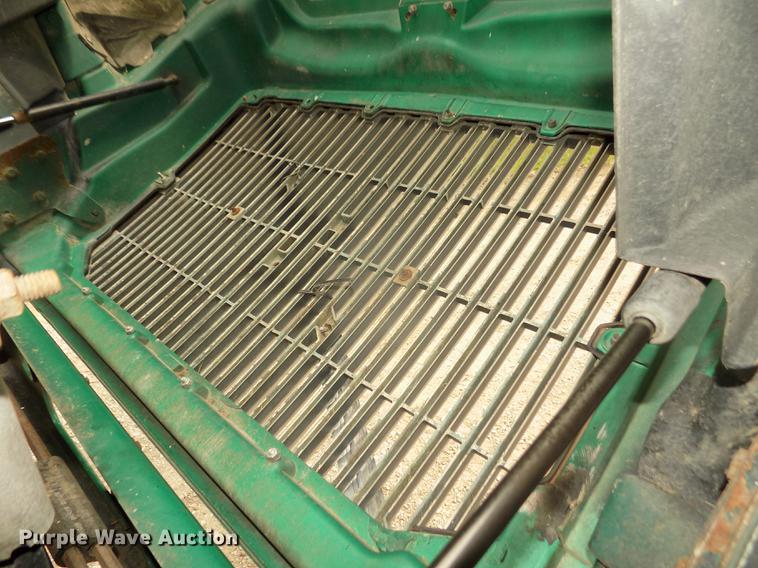 image for item DB8694 2001 Volvo VNL semi truck