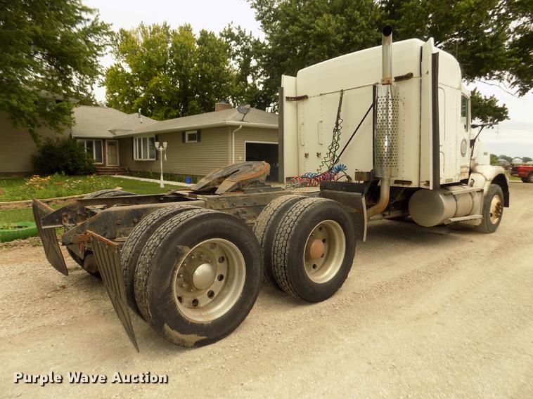 image for item DB8695 1996 Kenworth T800B semi truck