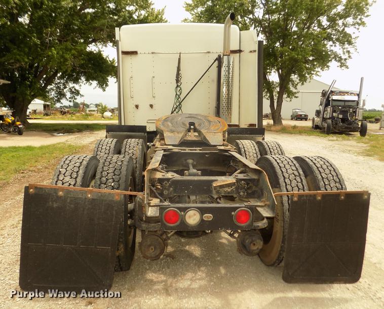 image for item DB8695 1996 Kenworth T800B semi truck