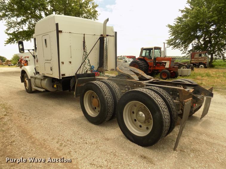 image for item DB8695 1996 Kenworth T800B semi truck