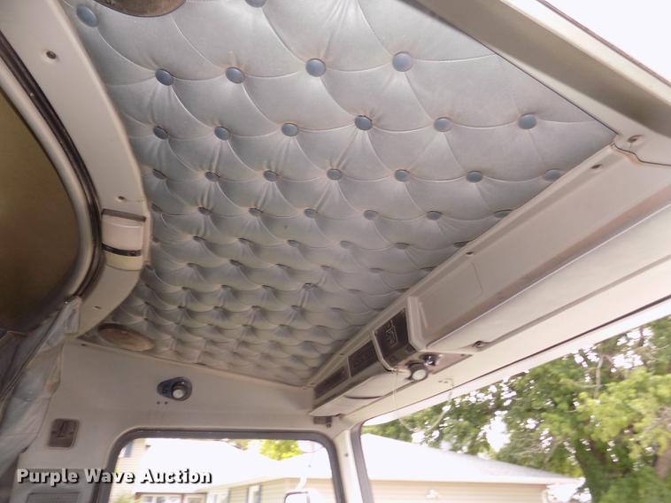 image for item DB8695 1996 Kenworth T800B semi truck