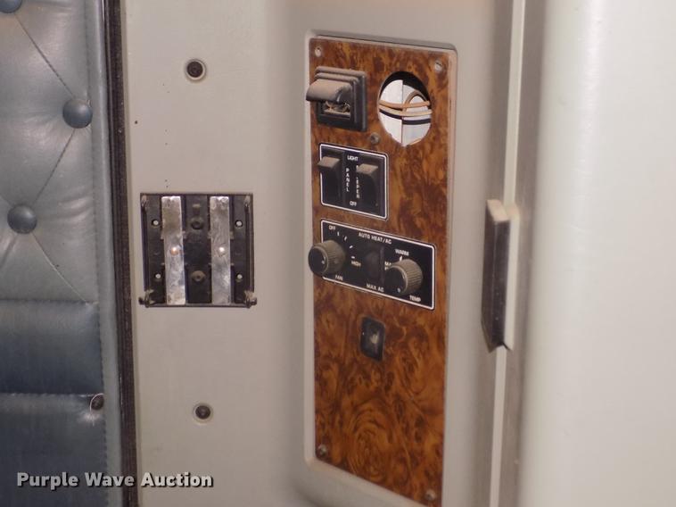 image for item DB8695 1996 Kenworth T800B semi truck