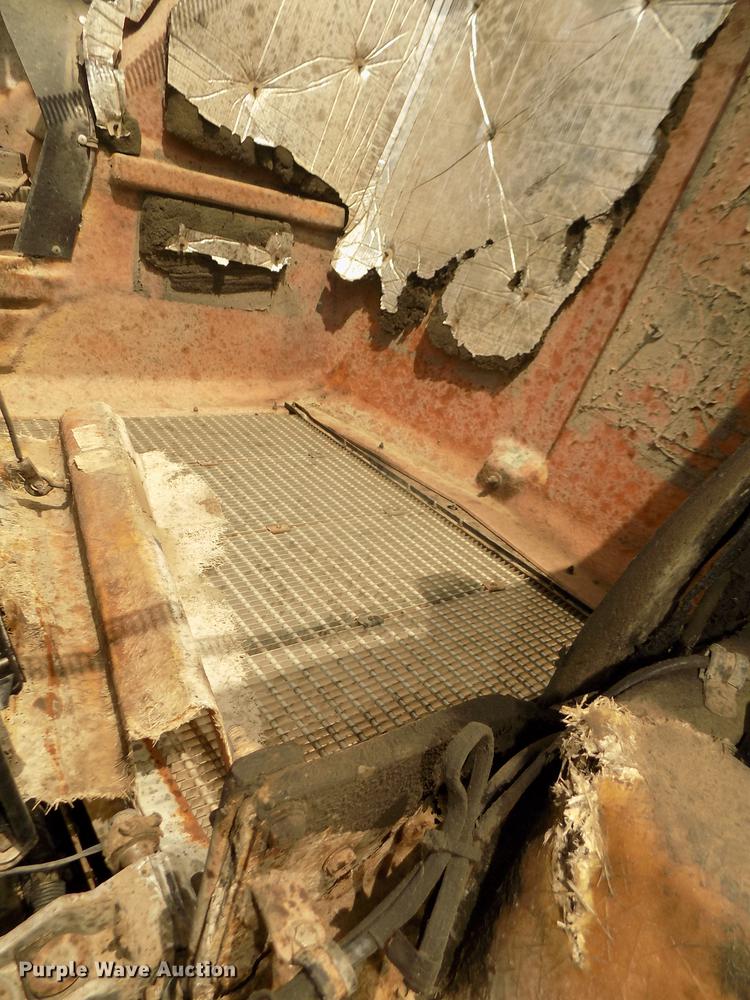 image for item DB8695 1996 Kenworth T800B semi truck