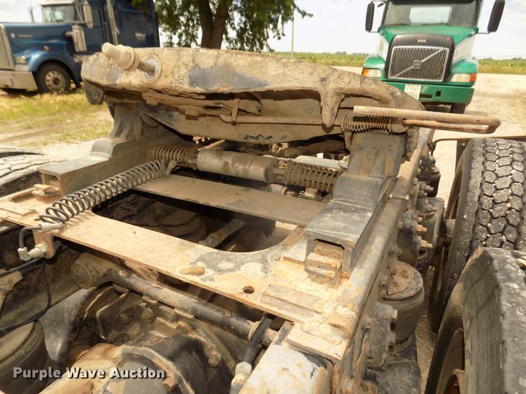 image for item DB8695 1996 Kenworth T800B semi truck