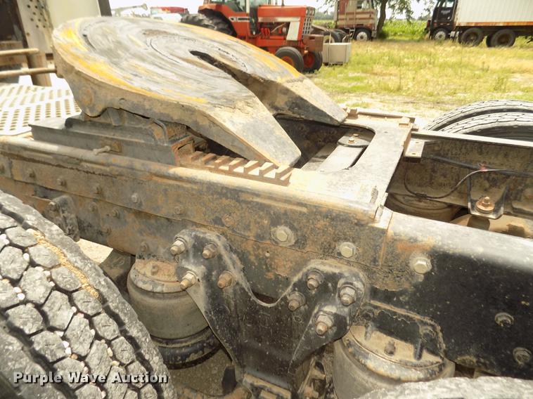 image for item DB8695 1996 Kenworth T800B semi truck