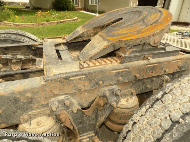 image for item DB8695 1996 Kenworth T800B semi truck