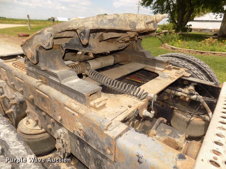 image for item DB8695 1996 Kenworth T800B semi truck