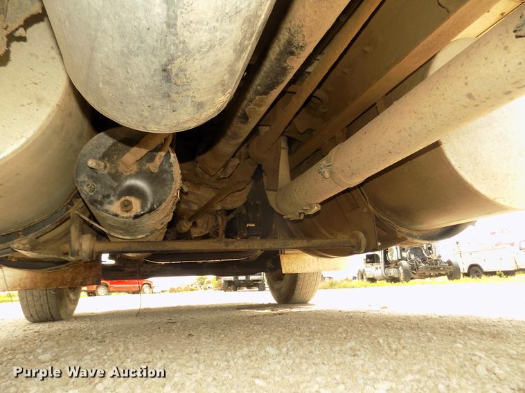 image for item DB8695 1996 Kenworth T800B semi truck