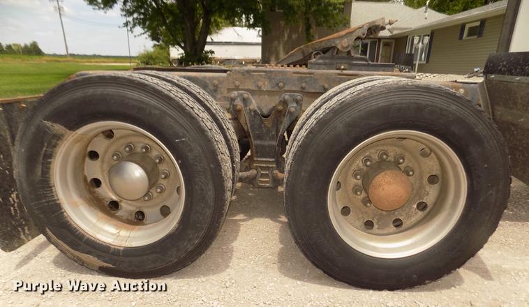 image for item DB8695 1996 Kenworth T800B semi truck