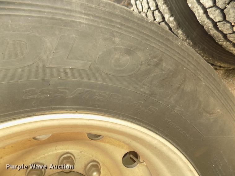 image for item DB8695 1996 Kenworth T800B semi truck