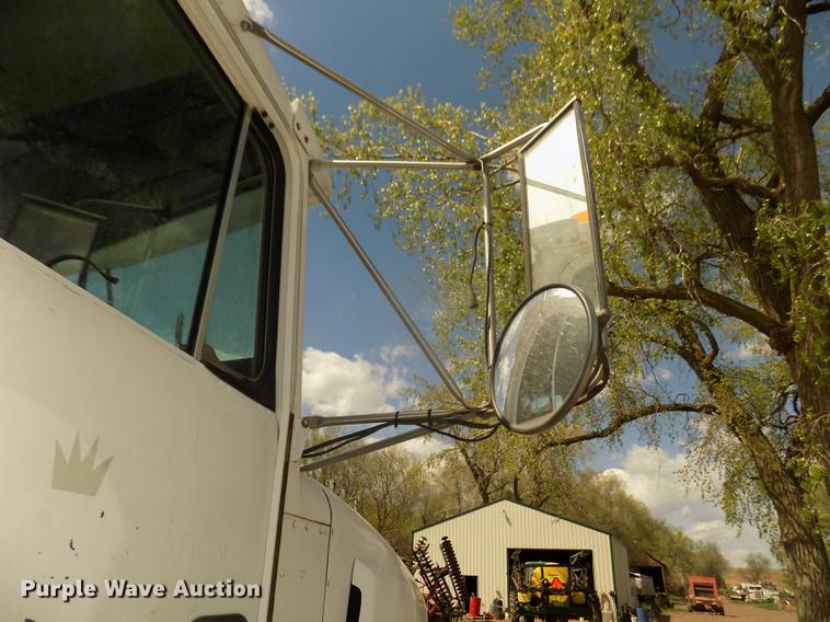 image for item DD2759 1989 Kenworth T400 semi truck