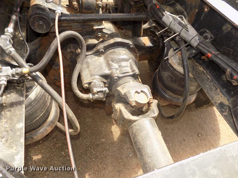 image for item DD2759 1989 Kenworth T400 semi truck