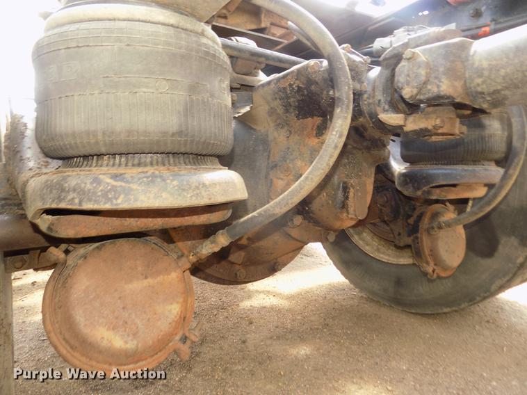 image for item DD2759 1989 Kenworth T400 semi truck