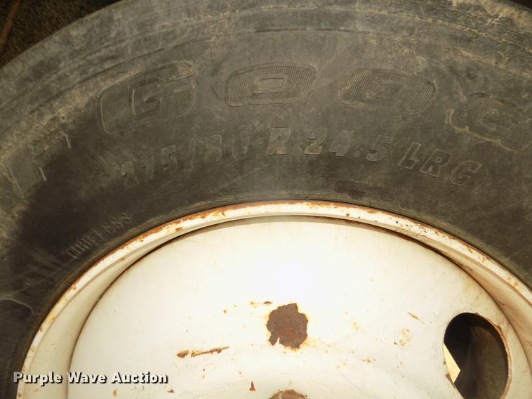 image for item DD2759 1989 Kenworth T400 semi truck