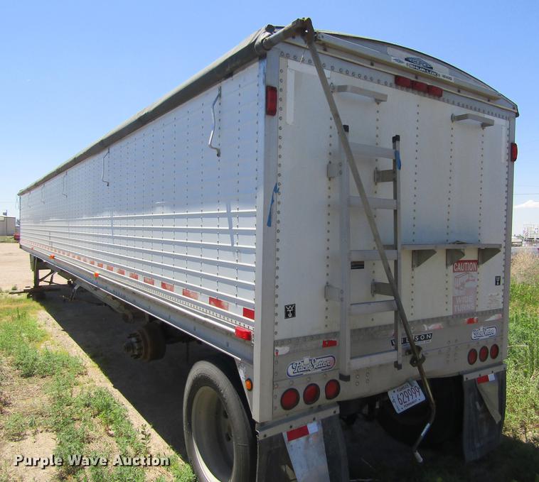 image for item DD5747 2001 Wilson DWH400 double hopper bottom grain trailer