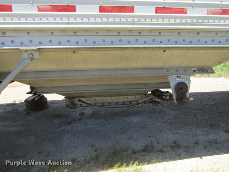 image for item DD5747 2001 Wilson DWH400 double hopper bottom grain trailer