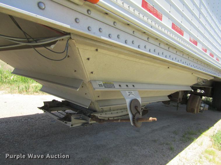 image for item DD5747 2001 Wilson DWH400 double hopper bottom grain trailer