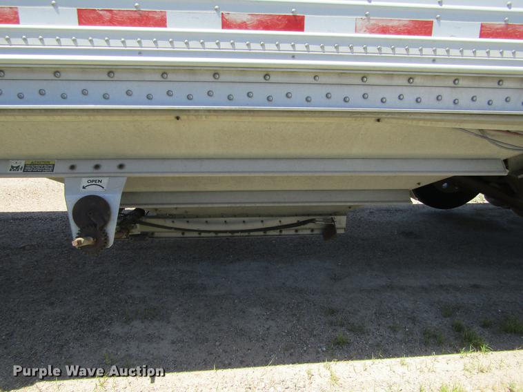image for item DD5747 2001 Wilson DWH400 double hopper bottom grain trailer