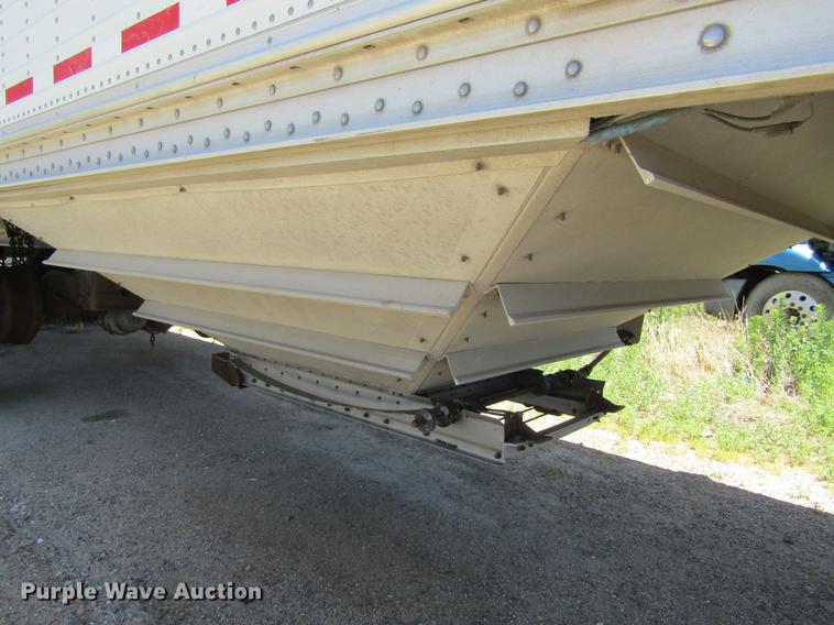 image for item DD5747 2001 Wilson DWH400 double hopper bottom grain trailer