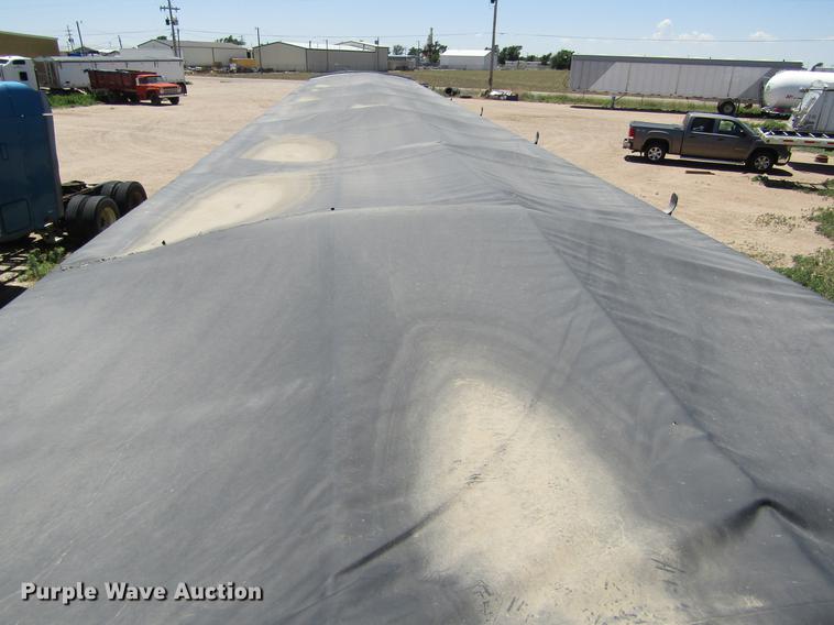 image for item DD5747 2001 Wilson DWH400 double hopper bottom grain trailer