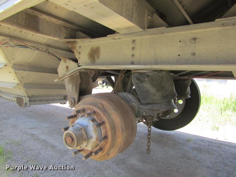 image for item DD5747 2001 Wilson DWH400 double hopper bottom grain trailer