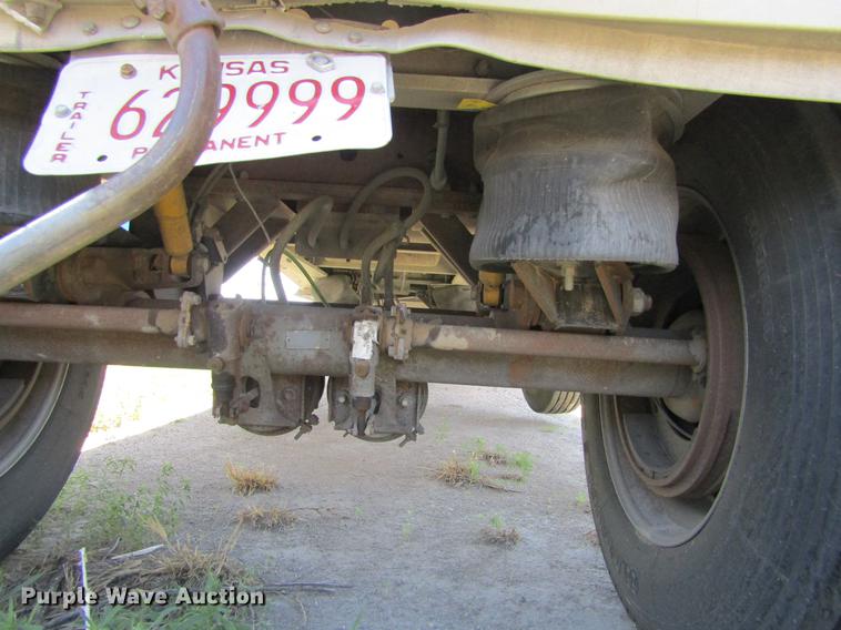 image for item DD5747 2001 Wilson DWH400 double hopper bottom grain trailer