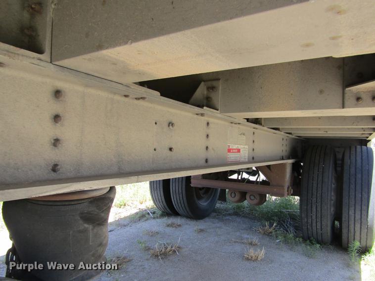 image for item DD5747 2001 Wilson DWH400 double hopper bottom grain trailer