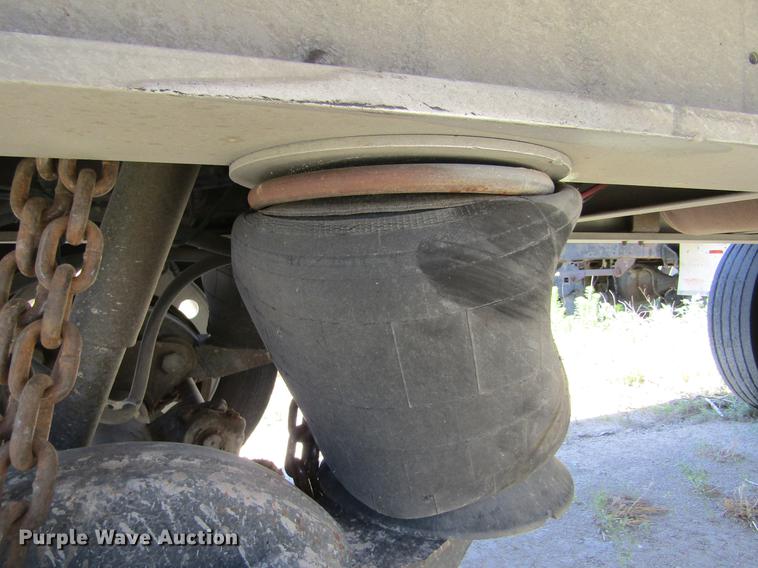 image for item DD5747 2001 Wilson DWH400 double hopper bottom grain trailer