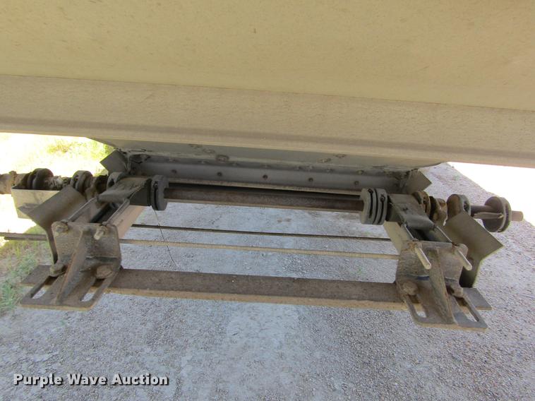 image for item DD5747 2001 Wilson DWH400 double hopper bottom grain trailer