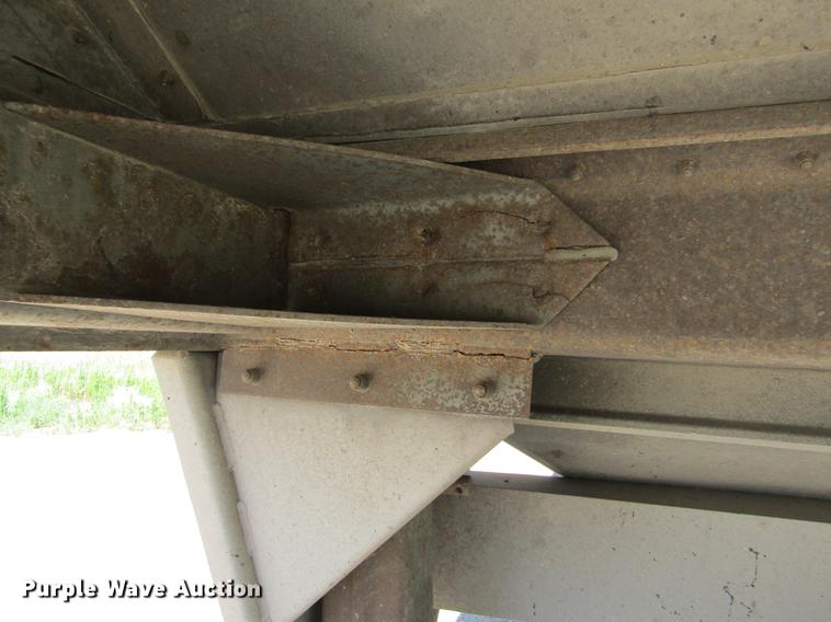 image for item DD5747 2001 Wilson DWH400 double hopper bottom grain trailer