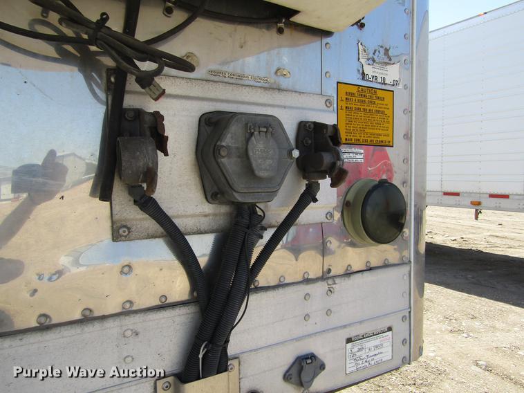 image for item DD5752 2004 Utility 3000R refrigerated van trailer