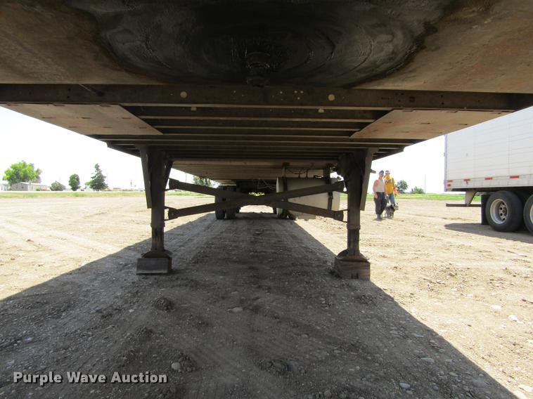 image for item DD5752 2004 Utility 3000R refrigerated van trailer