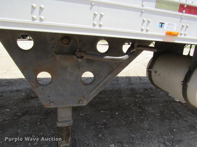 image for item DD5752 2004 Utility 3000R refrigerated van trailer