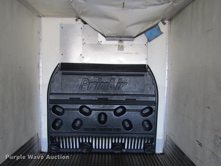 image for item DD5752 2004 Utility 3000R refrigerated van trailer