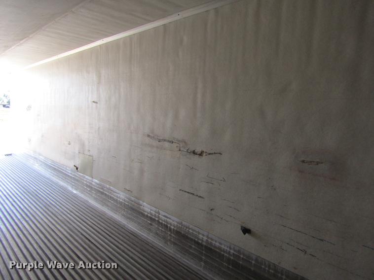 image for item DD5752 2004 Utility 3000R refrigerated van trailer