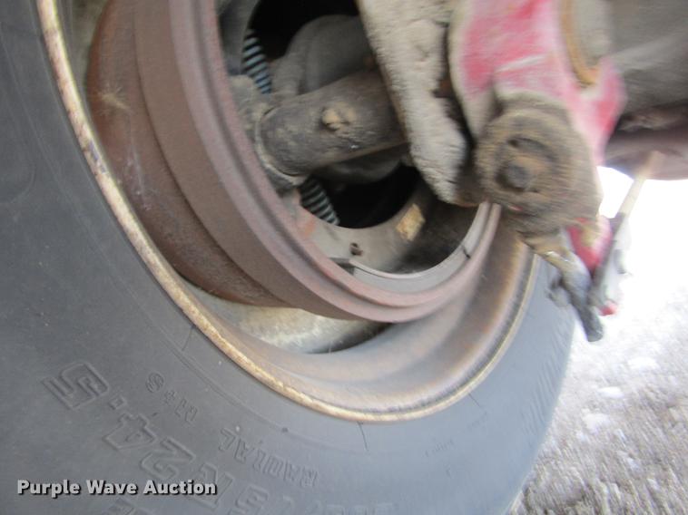 image for item DD5752 2004 Utility 3000R refrigerated van trailer